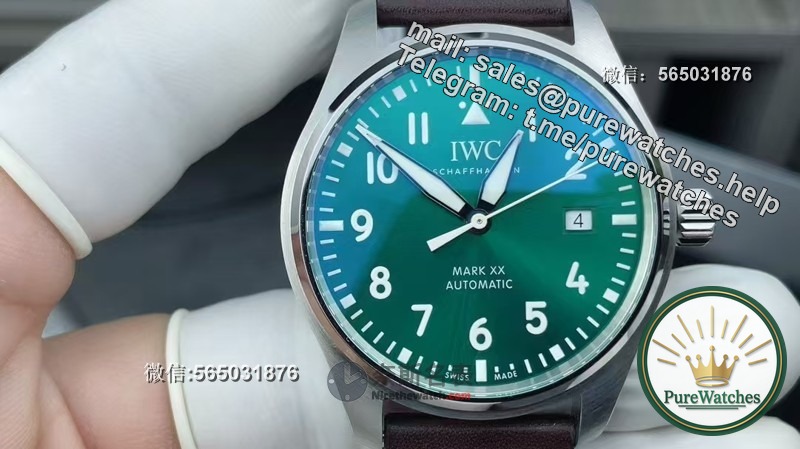New work in the V7 Factory IWC pilot series! Mark 20 vs. Mark 18, which one do you prefer?