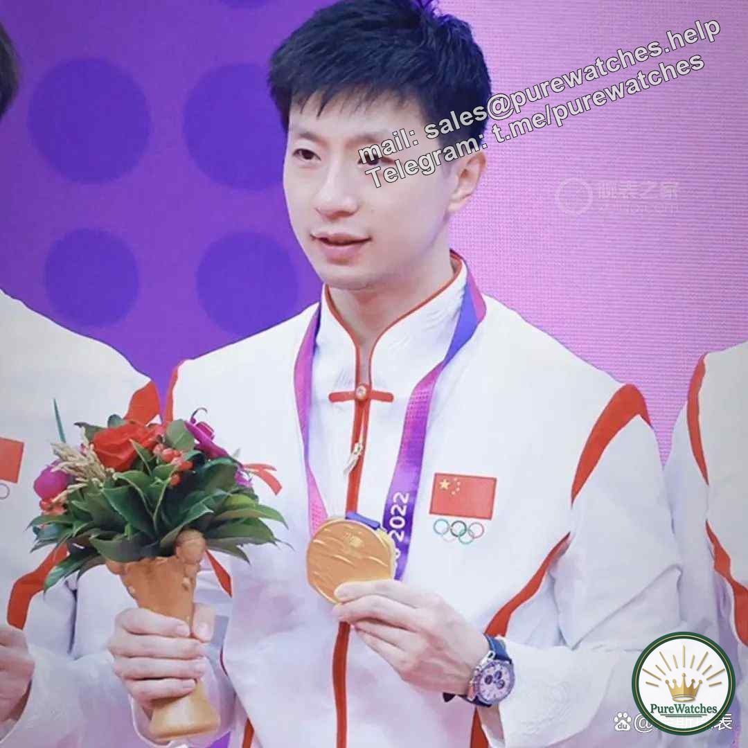 Wearing a new watch in the New Year, the Omega Speedmaster Snoopy watch, Ma Long couldn’t put it down. Are you sure you don’t want one?
