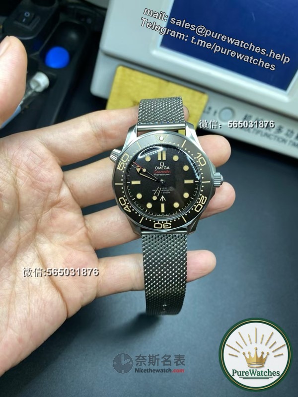 VS factory Omega Seamaster 300 “No Time to Die” 007 replica watch, made of pure titanium, light and comfortable, close your eyes and rush!