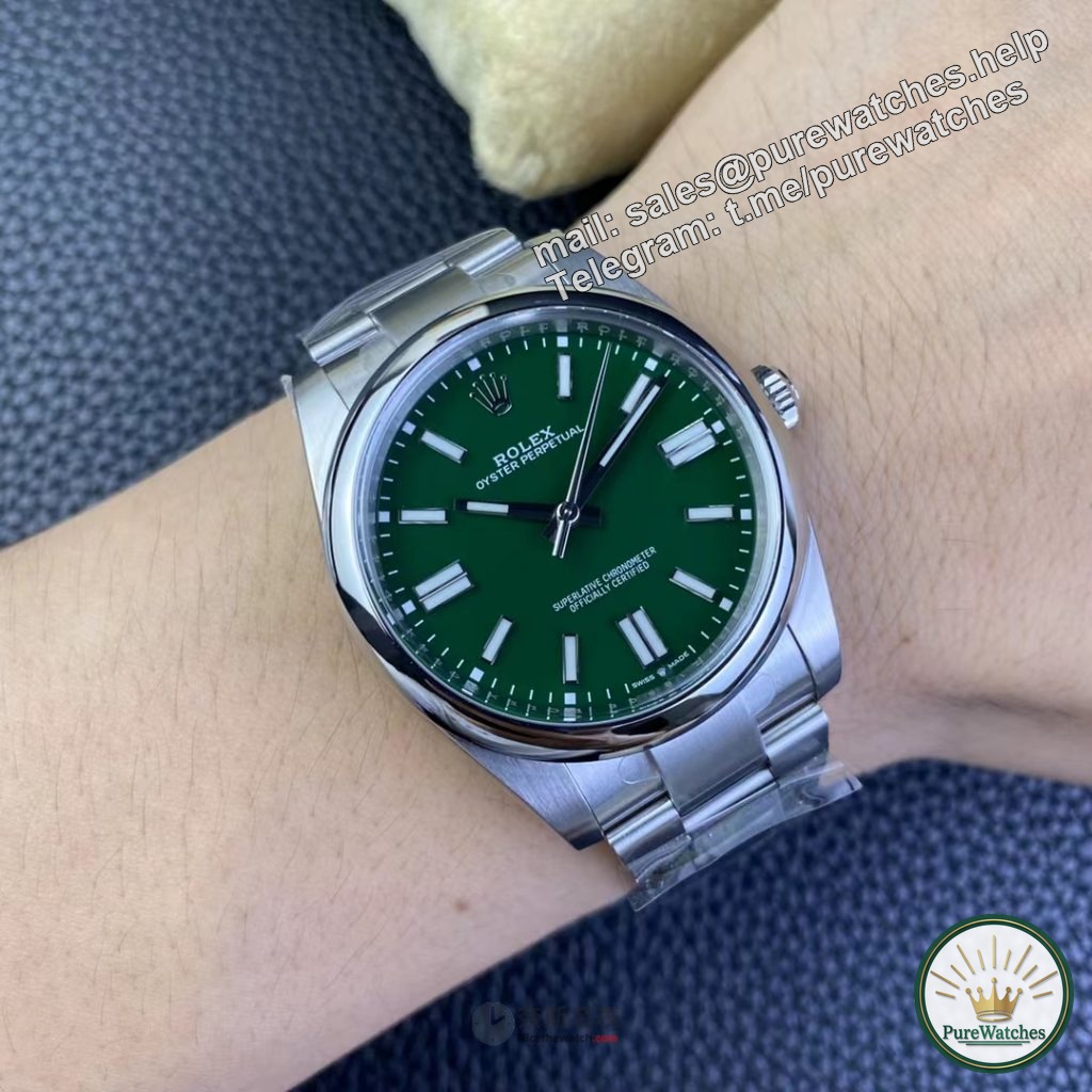 Rolex regards green as its beauty and recommends several green watches. Which one do you like better?