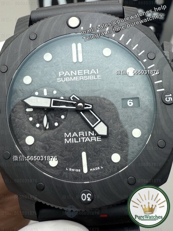 Don’t want to hit the clock? VS Factory PAM00979 allows you to be low-key and cool at the same time!