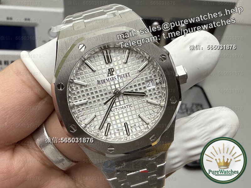 Girls should be careful with their wrists! ZF factory 37mm Audemars Piguet has been tried and tested, and it can be worn on small wrists with a high-end feel