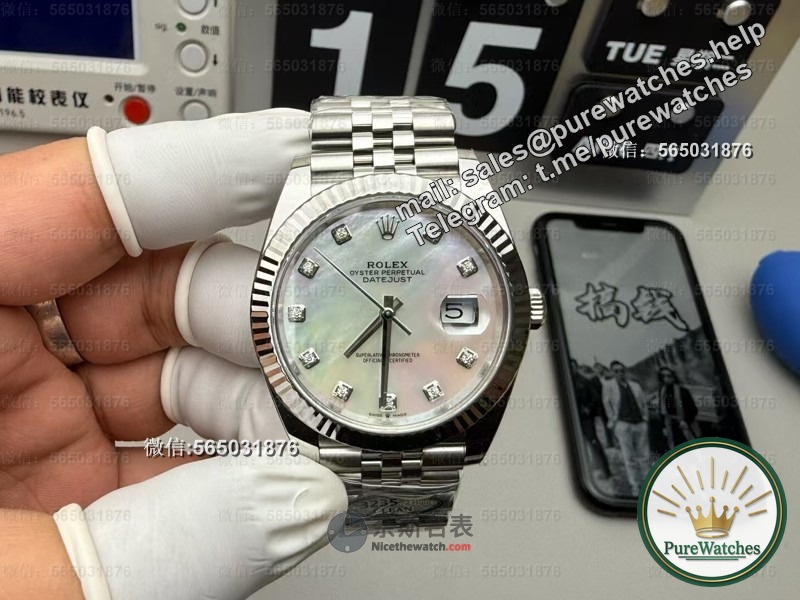 Clean factory Rolex mother-of-pearl disc log is absolutely stunning! Colorful dial + 70 hours power reserve, small wrists can rush with eyes closed!