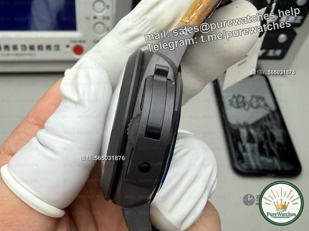 Are replica watches also involuted? VS factory Panerai 441 black ceramic watch, the texture of black ceramic is so amazing!