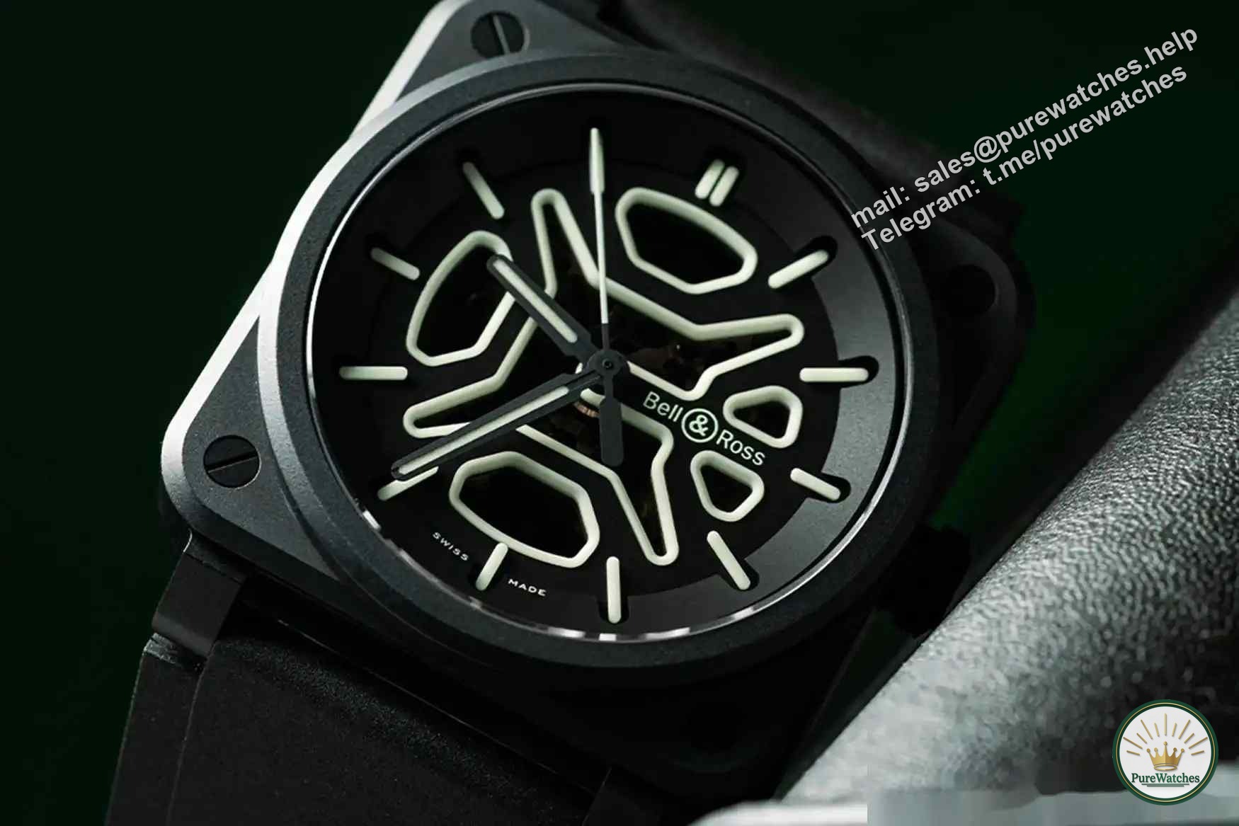 Limited to 250 pieces! Bell & Ross’s futuristic ceramic watch has a luminous effect!