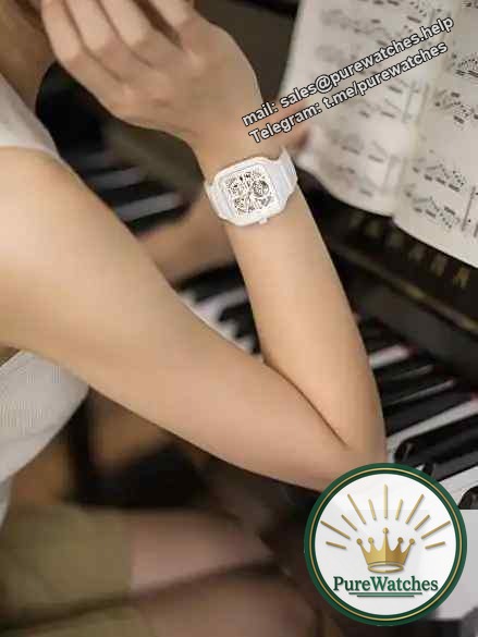 A must-have for summer! The Rado white ceramic watch is cool to the touch, wear-resistant and anti-allergic, and has a high-end feel!