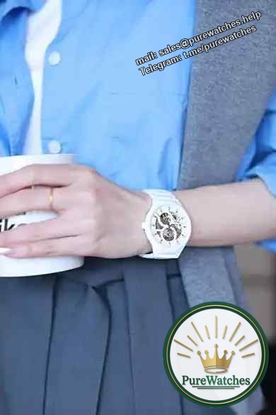 A must-have for summer! The Rado white ceramic watch is cool to the touch, wear-resistant and anti-allergic, and has a high-end feel!