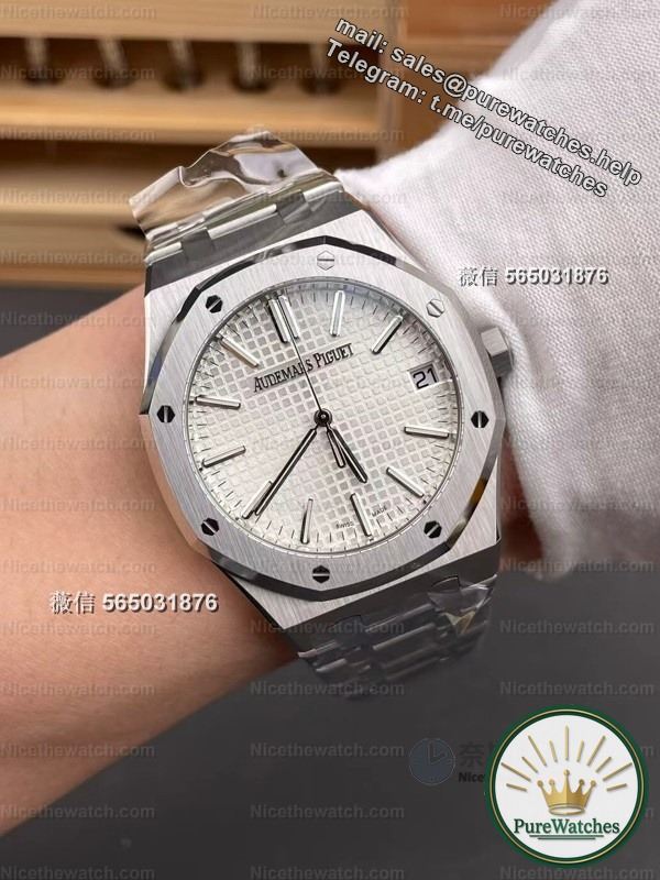 As soon as I put it on, I was asked about the price! My real experience with the DDF Audemars Piguet 15510ST white plate replica watch is amazing