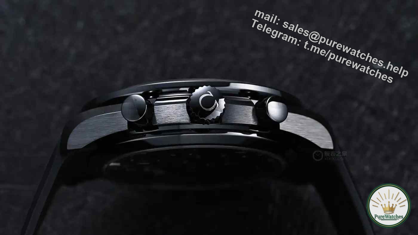 The all-ceramic king is back! In-depth analysis of the Omega Dark Side of the Moon 9908 manual chronograph