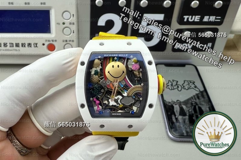 Take a closer look at the RM88 Smiley in the private watch salon: This is not a watch, it is a happy fairy tale worn on the wrist