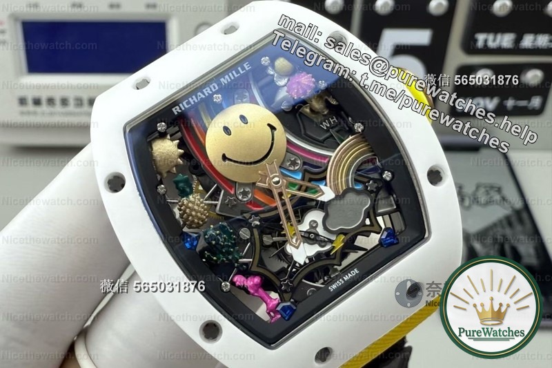 Take a closer look at the RM88 Smiley in the private watch salon: This is not a watch, it is a happy fairy tale worn on the wrist