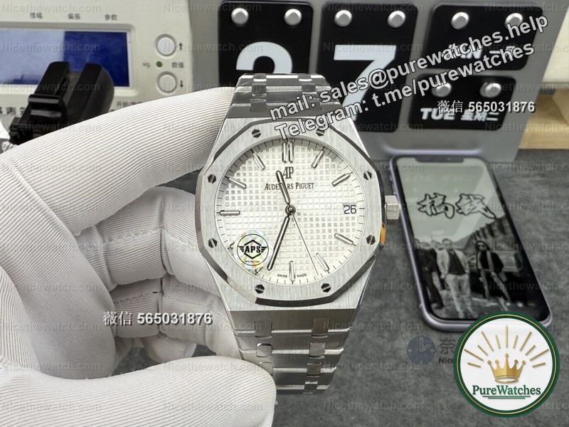 Dark horse in Zhanxi Market! APS Audemars Piguet 15500 is equipped with 4302 integrated movement with no card and counterweights. The 23-section strap is accurately weighted and suitable for both business and leisure.