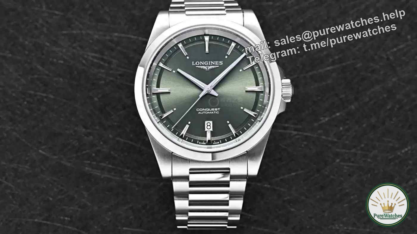 Wear this “Concas Green” for an elegant spring date: a 41mm stainless steel case with a sunburst dial, this looks stunning!