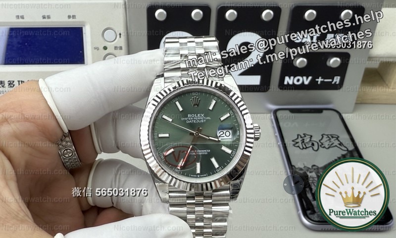 When playing with watches, play with the “core” first: VS factory mint green log is equipped with Dandong 3235 movement. Can it be used?