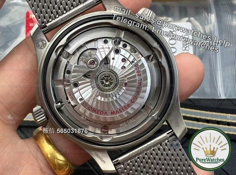 VS factory No Time to Die V4 version actual test: 99 grams of titanium metal + 8806 movement, this 007 joint brand is really “light”