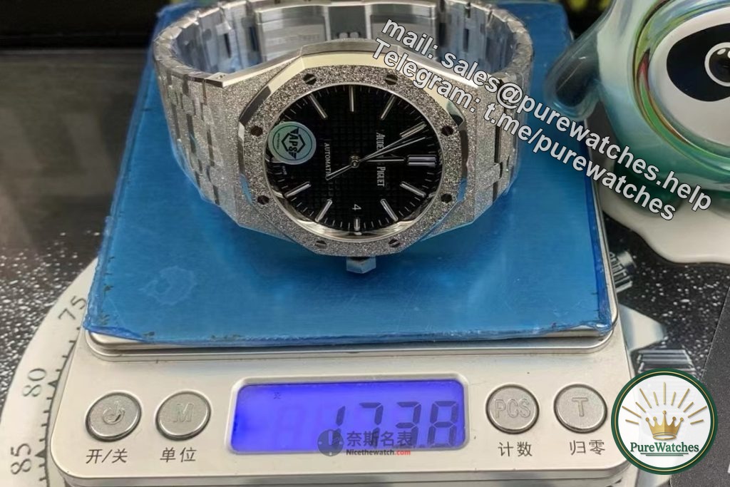 Do replica watches weigh the same as the original?