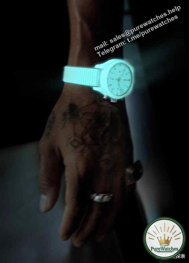 IWC is coming! The first full-luminous ceramic watch, which can continue to glow for more than 24 hours in a dark room
