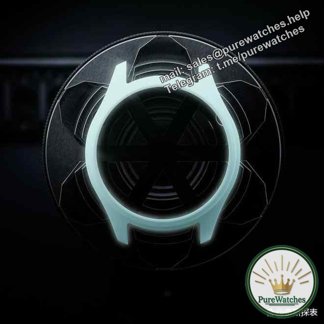 IWC is coming! The first full-luminous ceramic watch, which can continue to glow for more than 24 hours in a dark room