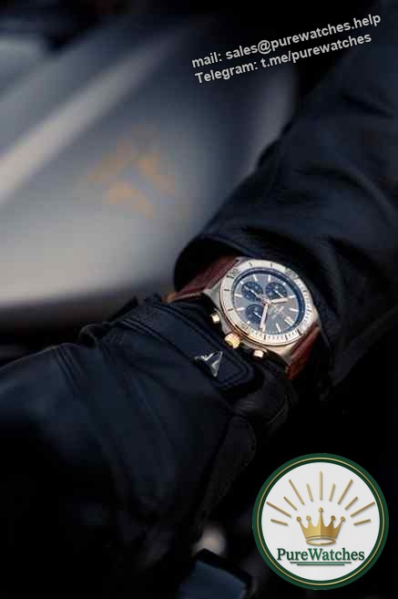 A joint venture between Breitling and Triumph Motorcycles, the mechanical chronograph series B01 is an exclusive watch for motorcycle owners.