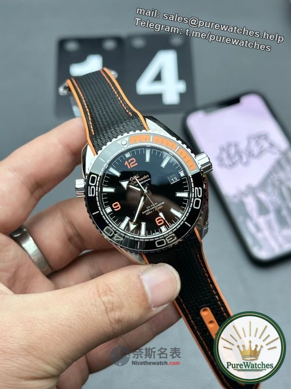 How to make the date on a mechanical watch jump at 12pm? Correct way to adjust watch calendar