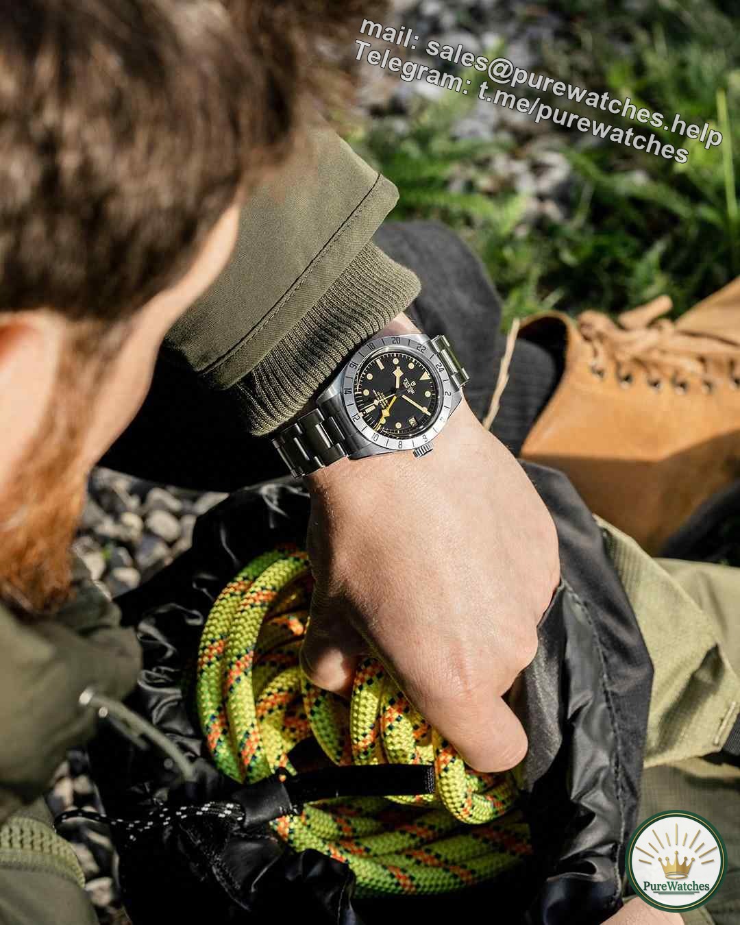 What kind of watch should a 40-year-old man wear to better demonstrate his identity and taste?
