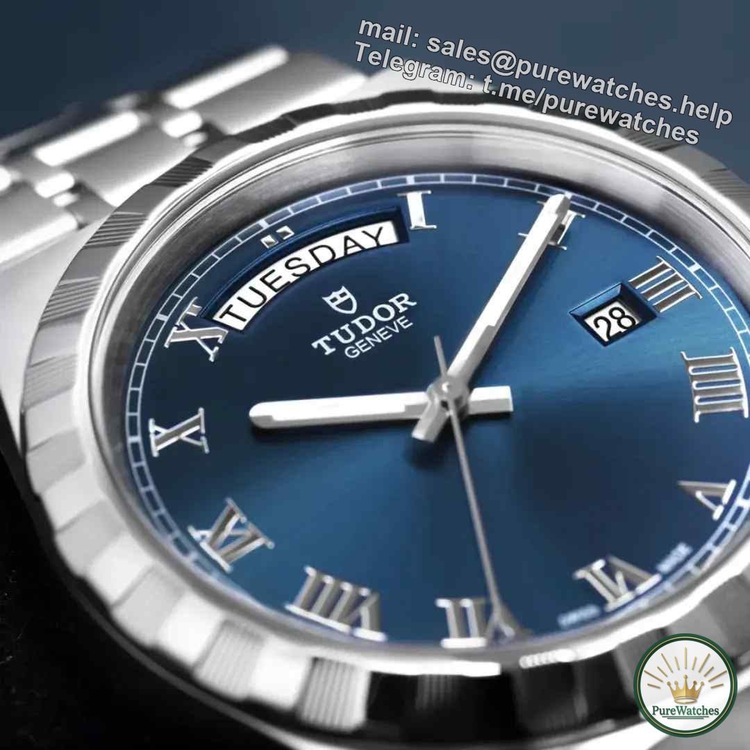 What kind of watch should a 40-year-old man wear to better demonstrate his identity and taste?